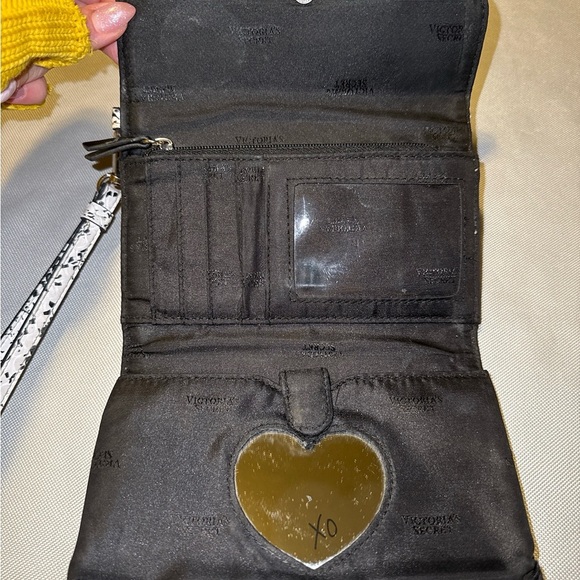 Victoria Secret Snake Print Y2K Mob Wife Wallet with Heart compact mirror - Picture 4 of 5
